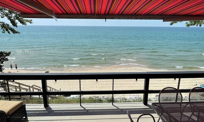 Montague Cottage | Renovated Cottage with Private Lake Michigan Beach & Spa