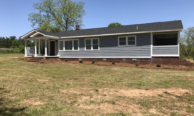 Abbeville House | Renovated Country House with Ocean View & Family-Friendly Amenities