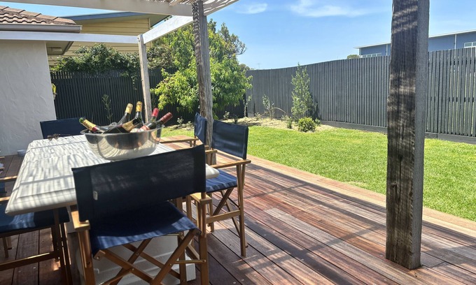 Barwon Heads Villa | Seaside Retreat: Newly Renovated with Breathtaking Views