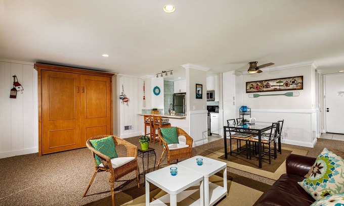 Townsite Cottage | Elegant Oceanfront Retreat with Direct Views & Top Amenities
