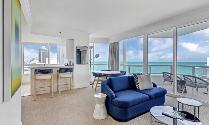Mid Beach Condo | Renovated Oceanfront Retreat - Fontainebleau Tresor Stay