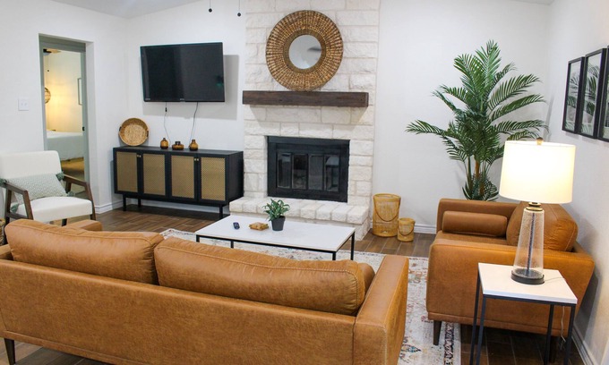 Rowlett House | Modern Retreat in Prime Location for Memorable Stays