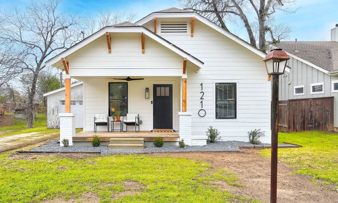 Georgetown House | Historic Downtown Georgetown Home with Family-Friendly Amenities