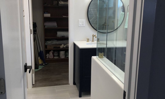Lake Worth House | Newly Renovated Home- 4 mins from the beach!