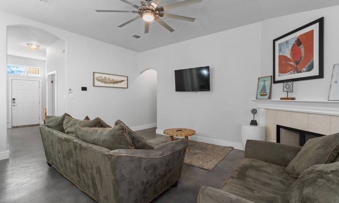 Chandler Creek House | Recently Renovated Retreat Near Kalahari Resorts with Pool