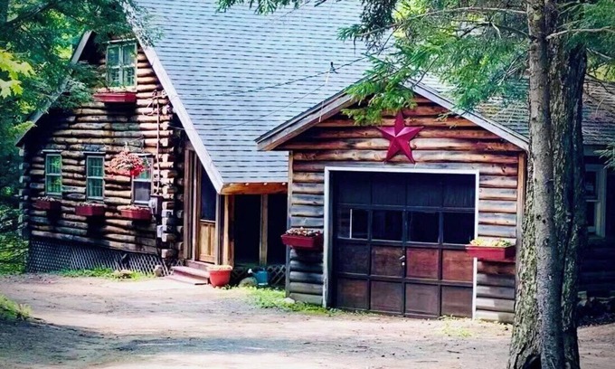 Tupper Lake Cabin | Cozy Adirondack Log Cabin with Family-Friendly Amenities