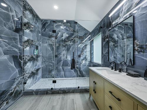 The Colony House | Stylish 3BR House with Game Room and Pet-Friendly Amenities