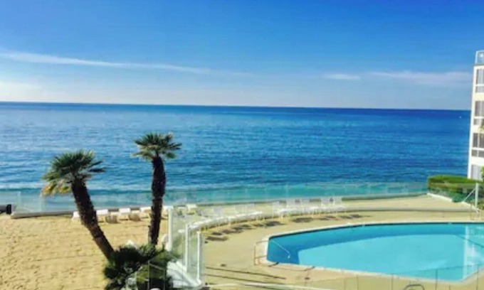 Eastern Malibu Condo | Renovated Ocean Front Carbon Beach Escape in Malibu
