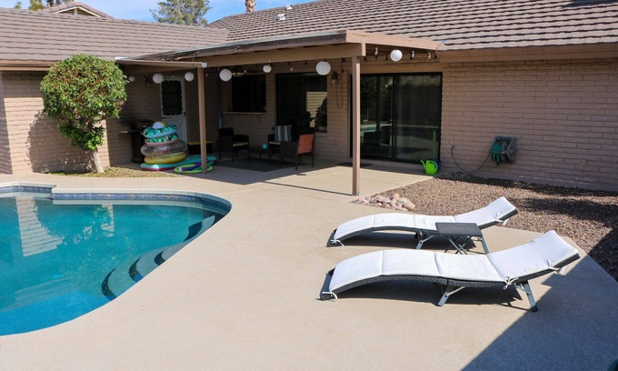 The Lakes House | Guest Rated 10/10: Renovated Tempe Home with Pool
