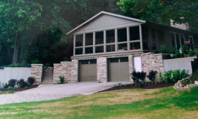Vandalia Cottage | Newly renovated secluded retreat for nature lovers and outdoor enthusiasts