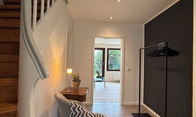 Haan House | Newly renovated semi-detached house with garage and garden