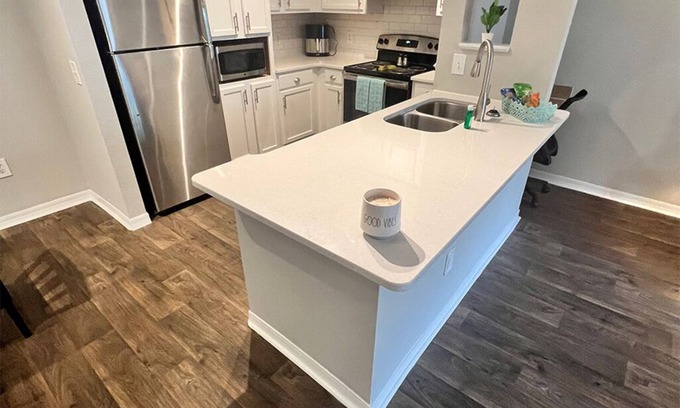 Gainesville Apartment | Ideal Getaway: Newly Renovated Hotel Near UF with Large Windows