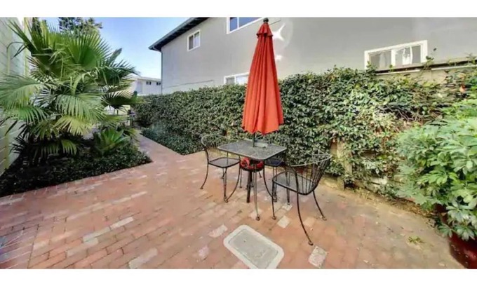 Downtown North Apartment | Modern Studio with Bathroom - Perfect for Your Stay