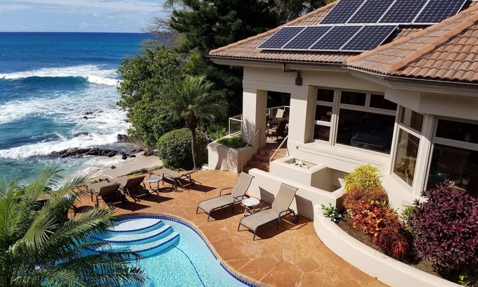 Napili House | Beachfront Estate with Pool, Spa & Top Guest Rating 10/10