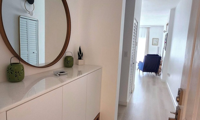 Deerfield Beach Apartment | Renovated 2-Bedroom Apartment Steps from Beach and Dining
