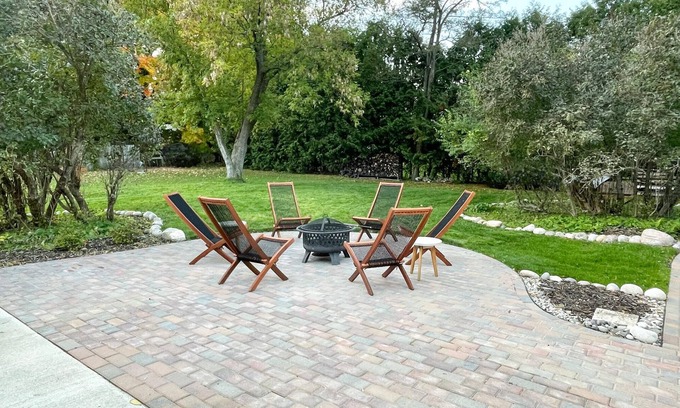 Harbor Springs House | Dog-Friendly Retreat with Pool & Spa - Guest Rated 10/10!