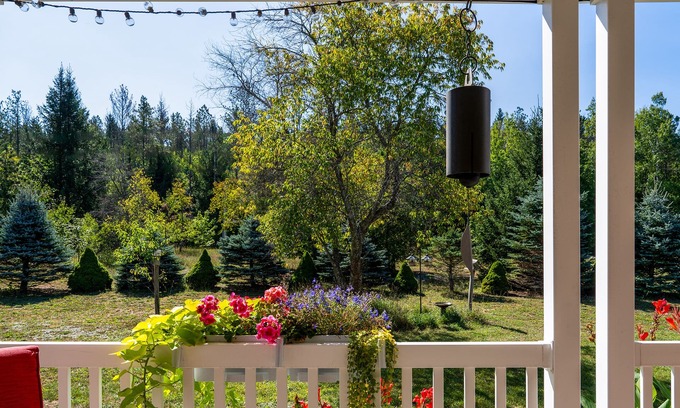 Harbor Springs House | Renovated Country Home in Paradise with Family Amenities