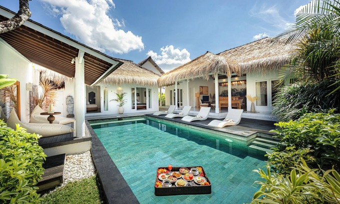 Sunset Road Villa | Charming Villa Noa: Walk to Oberoi Seminyak, Private Pool