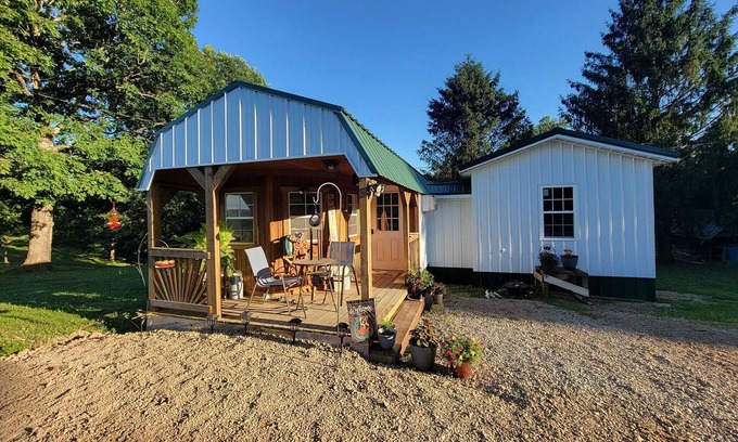 Minford Cottage | Idyllic Farm Cottage Retreat with Kitchen & Family-Friendly Vibe