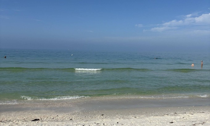 Vanderbilt Beach Condo | Updated Beachside Retreat near Delnor Wiggins Park
