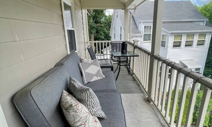 Nonantum Condo | Newly Updated Condo