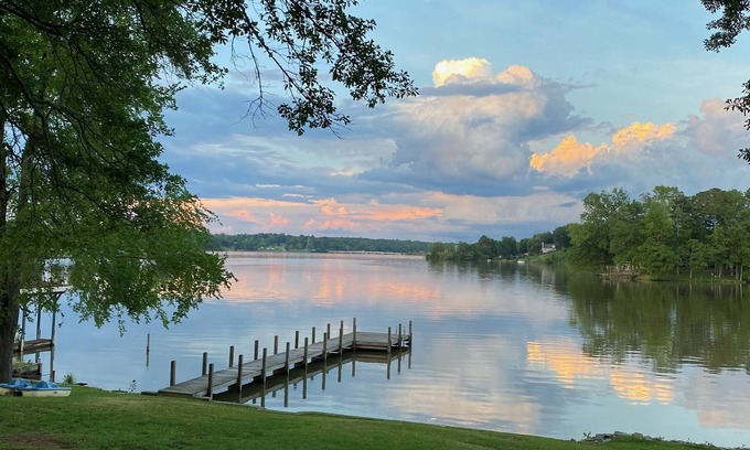 Greenwood House | Exceptional Family-Friendly Retreat on Lake Greenwood