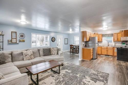 Northeast South Bend House | Modern Smart Home Near ND & Eddy St - Family Friendly Stay