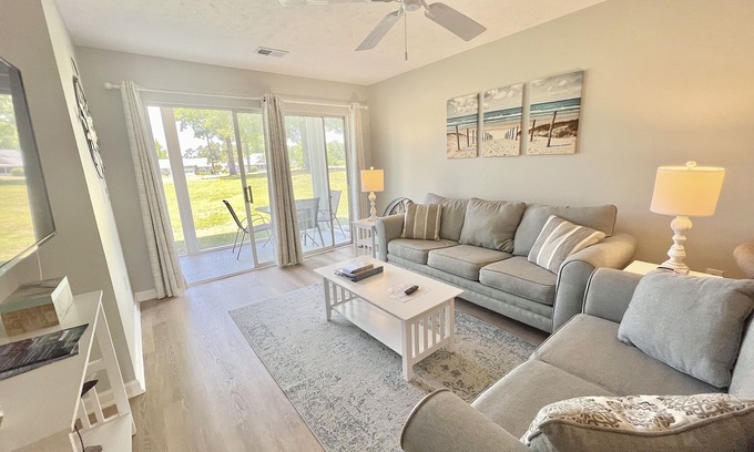 Carolina Forest Condo | Discover a Golf Course View 2-Bedroom Retreat for Snowbirds