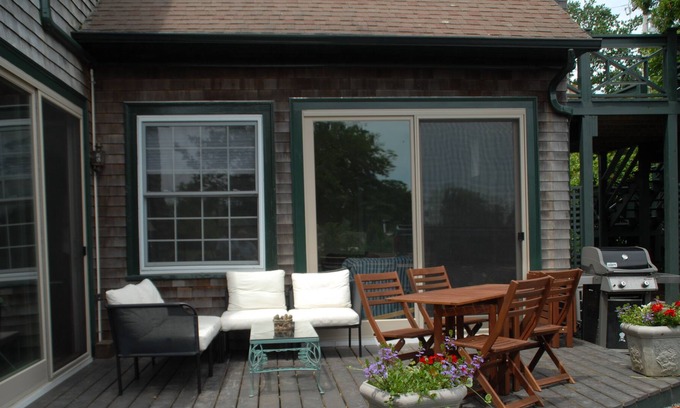 Easton's Point Apartment | Newport Historic Carriage House By The Sea,SpaPool