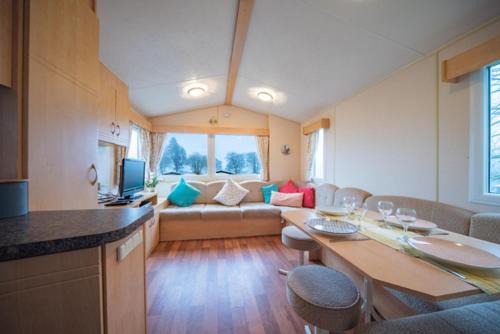 Balminnoch House | Family-Friendly Three Lochs Caravan with Pool & Pet Access