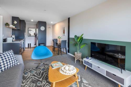 Newtown Apartment | Newtown Tranquility Spacious 2-Bedroom Apartment