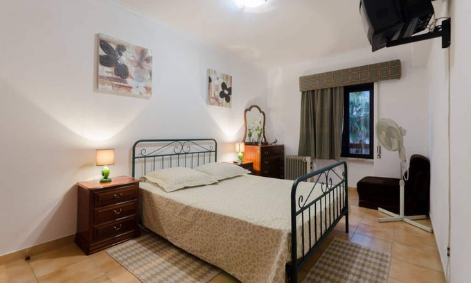 Costa de Caparica House | Discover Beaches & Surf Just Steps from Lisbon