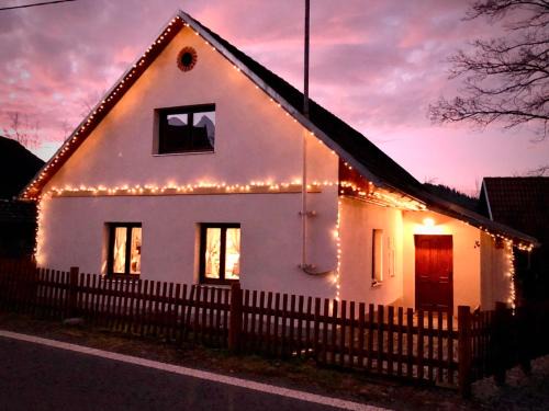 Nezdice na Sumave Apartment | Pet-Friendly Retreat Near Nezdice na Šumavě - 9.6/10 Rating