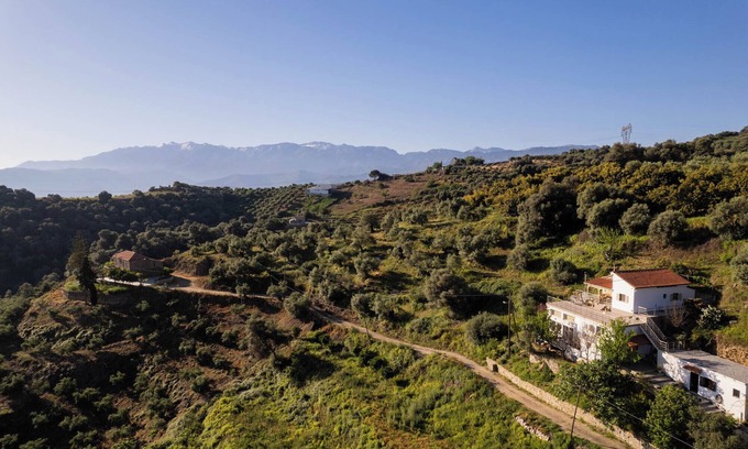 Bapiolos House | nFind tranquility amidst the breathtaking landscape