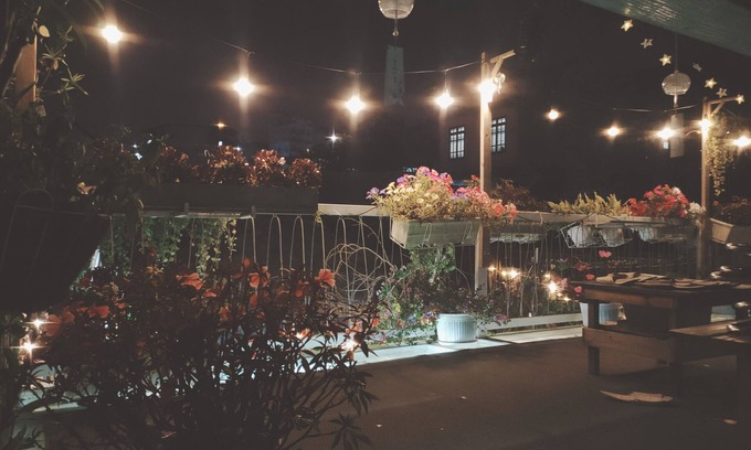 Phuong House | Peaceful Retreat with Balcony and Charming Birdsong