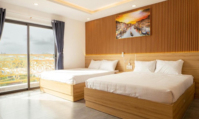 Con Son Hotel | Ngọc Anh Hotel: Family-Friendly Stay with 9.2 Rating
