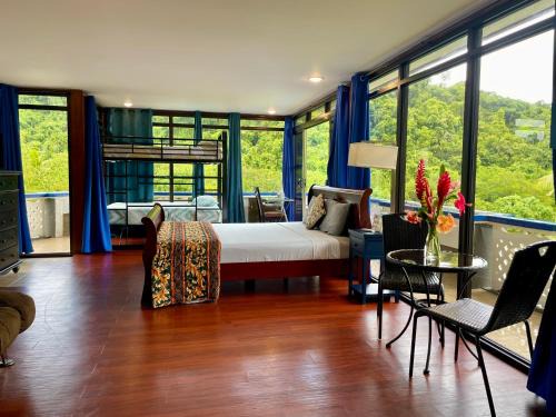 Koror Apartment | Ngermid Oasis: 1BD Lodge with Oceanfront Views & Pool
