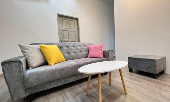 Batu Pahat House | Family-Friendly Ngio Batu Pahat Homestay with Pet Access