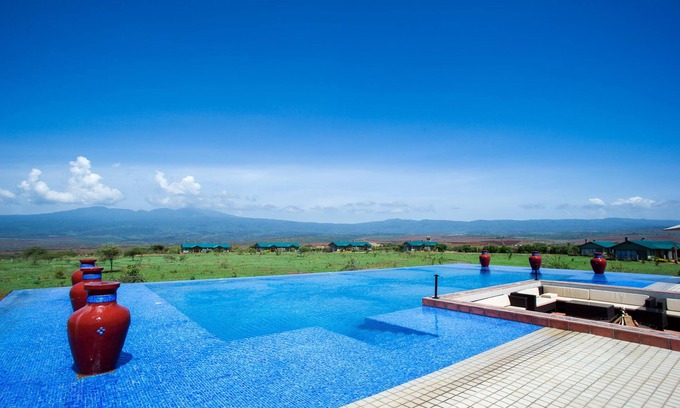 Karatu Cabin | Indulge in Ngorongoro Oldeani Mountain Lodge's Luxury Amenities