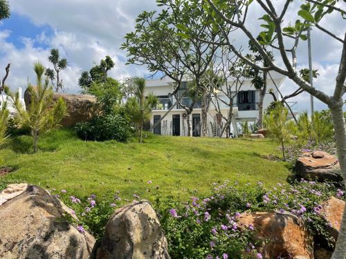 Chau Duc Apartment | Discover Nhà Bên Đồi - A Family-Friendly Villa Escape