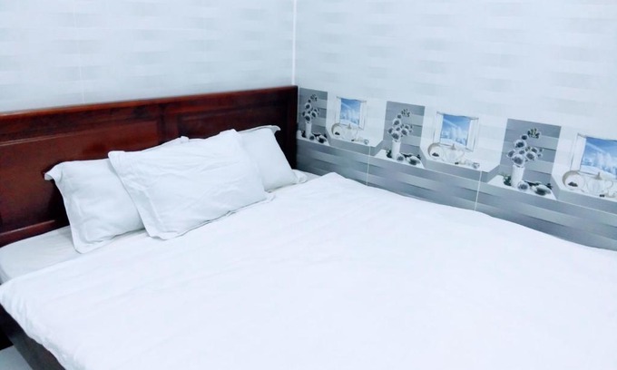 Thu Dau Mot House | Cozy Stay at Nhà nghỉ Đế Vương with Breakfast Included
