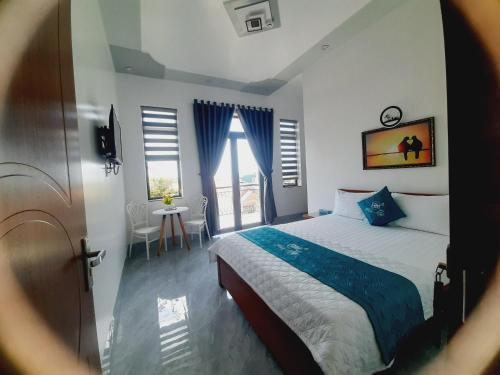 Son Tinh Hotel | Comfortable Stay at Nhà Nghỉ Hà My with Breakfast Included
