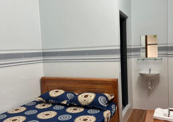 Long Xuyen Hotel | Cozy Retreat at Nhà Nghỉ Kiến Quốc with Breakfast Included