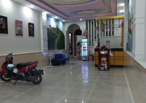 Di An Hotel | Cozy Stay at Nhà nghỉ Phương Nam 10 with Breakfast Included