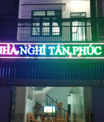 Dong Van Bed & Breakfast | Budget-Friendly Stay at Nhà Nghỉ Tấn Phúc - 8/10 Rated!