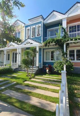 Phan Thiet Villa | Cozy Beachfront House with Lake View for 6-8 Guests