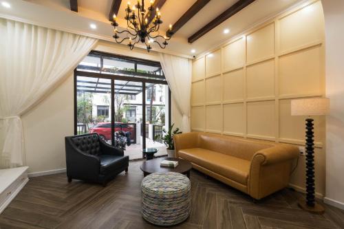 Huong Thuy Villa | Nhà Yên