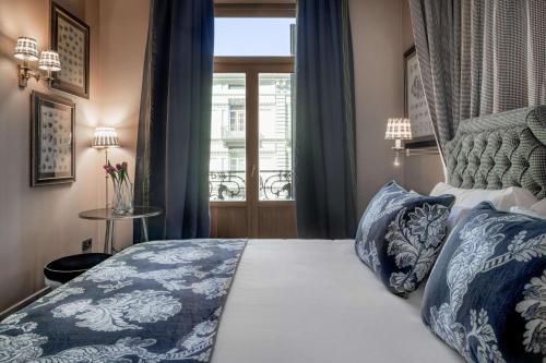 Ciutat Vella Hotel | Elegant NH Collection Colón Valencia: Rated 8.7/10