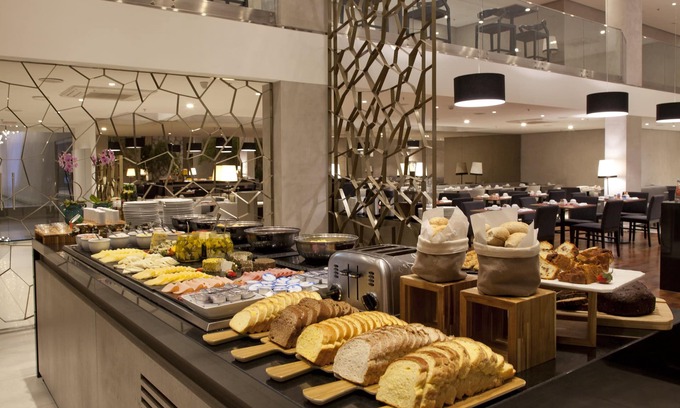 Matriz Hotel | Pet-Friendly Retreat at NH Curitiba The Five, Rated 9.2/10