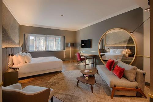 Varesine Hotel | Discover NH Collection Porta Nuova: 4-Star Comfort Awaits